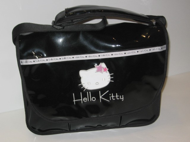 sac à rabat ligne new rétro de Hello Kitty. réf HLF25147
